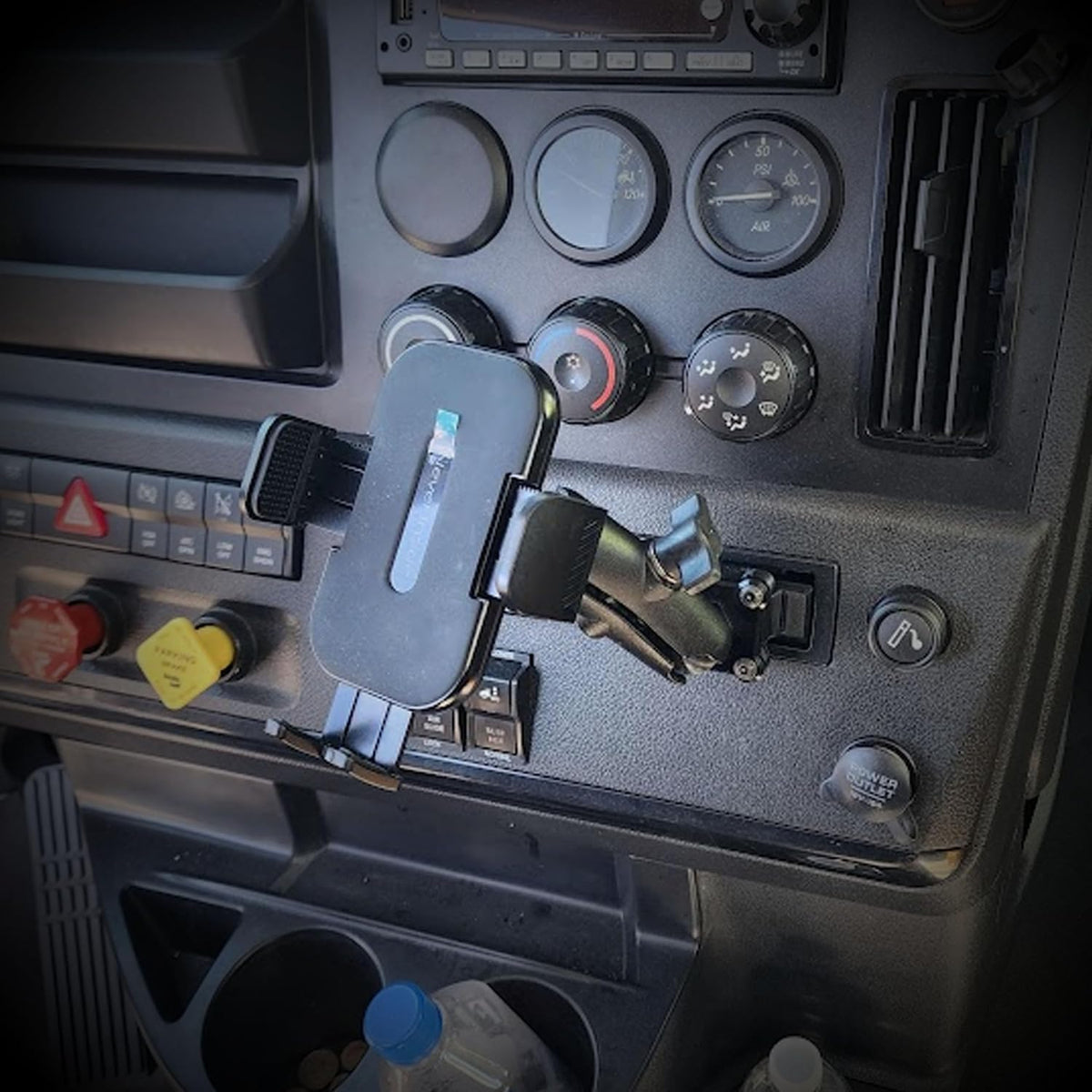 The Original Smash Mount FL Cascadia HD Phone Holder Kit | Made in the USA | 2018-2026 1 Inch RAM Compatible Accessories Holder for Semi Truck (Phone Mount Kit)
