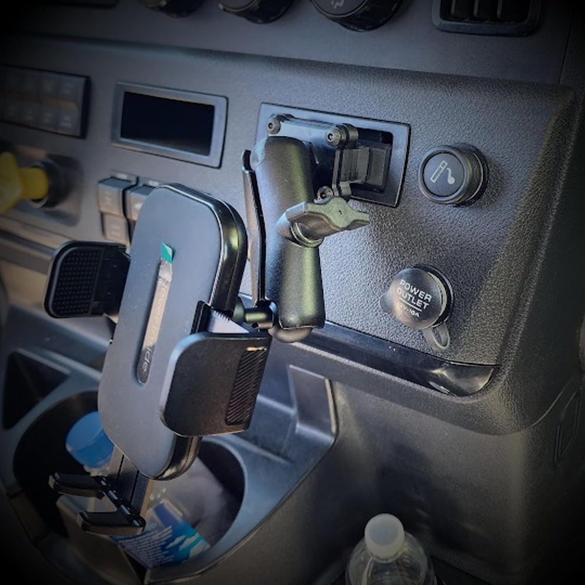 The Original Smash Mount FL Cascadia HD Phone Holder Kit | Made in the USA | 2018-2026 1 Inch RAM Compatible Accessories Holder for Semi Truck (Phone Mount Kit)