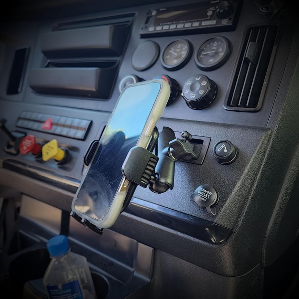 The Original Smash Mount FL Cascadia HD Phone Holder Kit | Made in the USA | 2018-2026 1 Inch RAM Compatible Accessories Holder for Semi Truck (Phone Mount Kit)